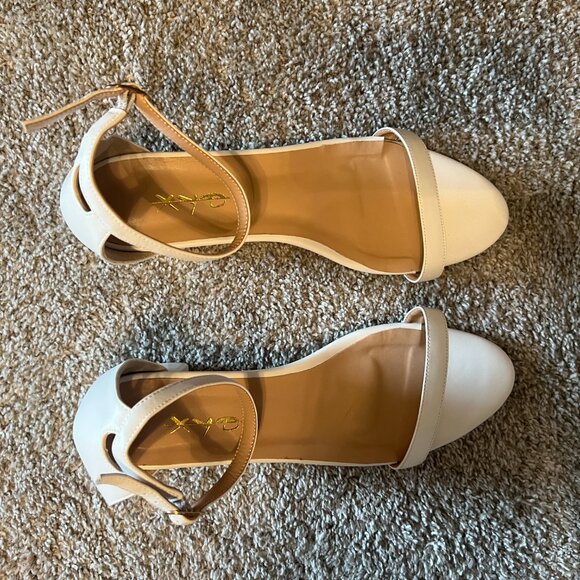 XYO White Heels Women's Size 12 - Picture 9 of 9